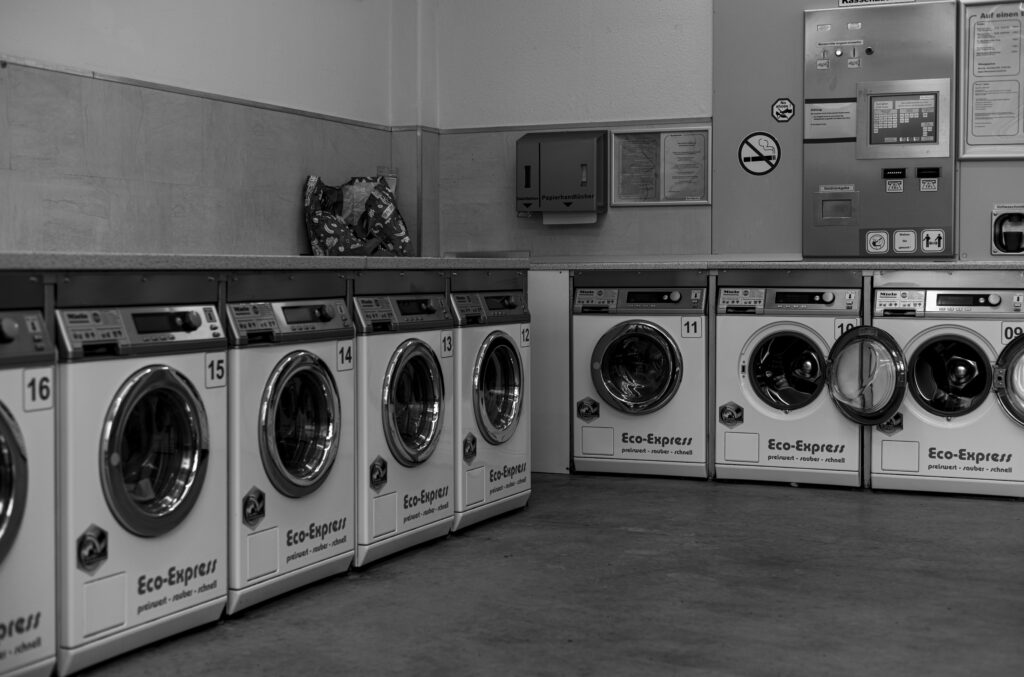  Coin Laundry