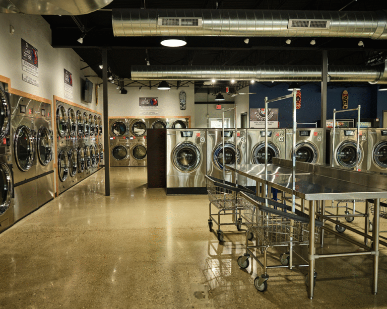 Laundromat equipment for sale in Athens